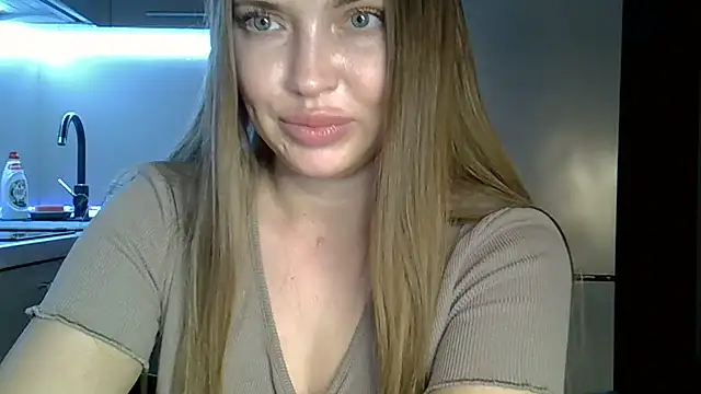 Lucky Anna online show from June 2026 04:39:02 PM