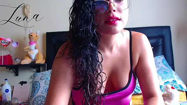 Lunavega1 online show from June 2026 04:56:02 PM