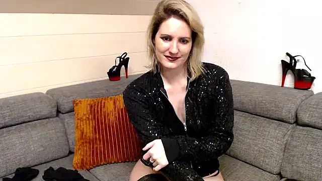 NoraNoxx online show from December 2024 02:12:01 AM