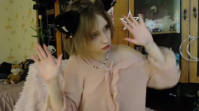 Snapshot of cloudgirrl chatting on March 2025 07:05:01 PM cloudgirrl online show from March 2025 07:05:01 PM