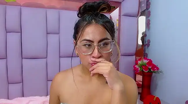 Freya Miller  online show from February 2025 03:34:02 AM