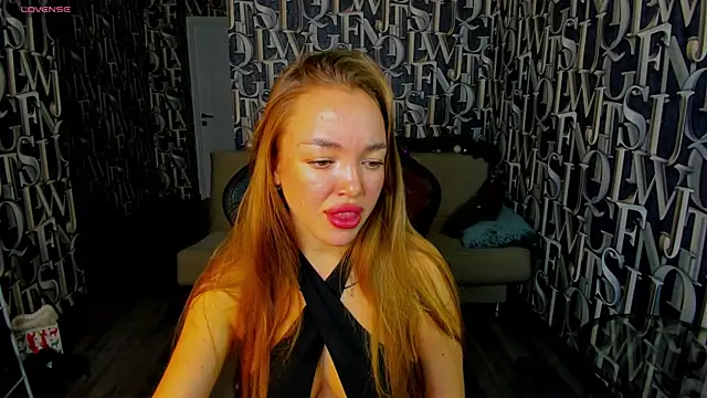 Snapshot of Christy_Little chatting on December 2024 08:00:02 AM Christy Little online show from December 2024 08:00:02 AM