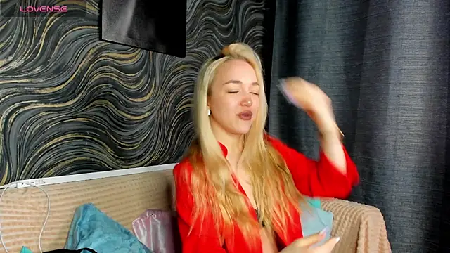 Snapshot of Christy_Little chatting on March 2025 08:15:02 AM Christy Little online show from March 2025 08:15:02 AM