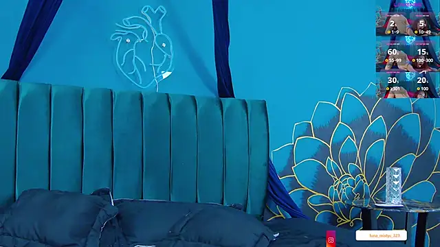 Lunamistyc online show from February 2026 08:20:02 PM