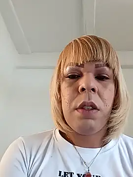 blondebitchlitle online show from February 2026 02:02:01 PM