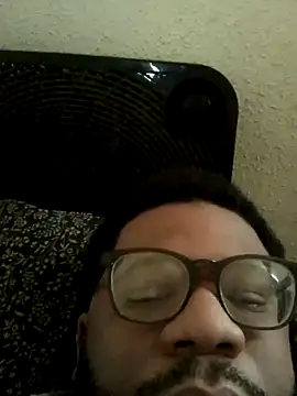 dvaughn3117 online show from March 2025 03:56:01 PM