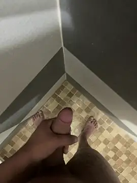 Snapshot of mylovetr1 chatting on February 2025 06:01:01 AM mylovetr1 online show from February 2025 06:01:01 AM