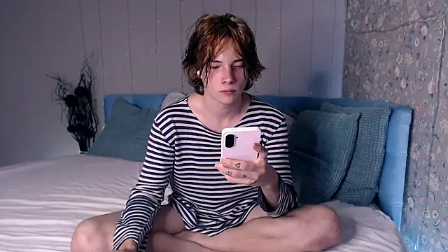 Snapshot of iwillfall chatting on September 2025 08:26:01 AM iwillfall online show from September 2025 08:26:01 AM