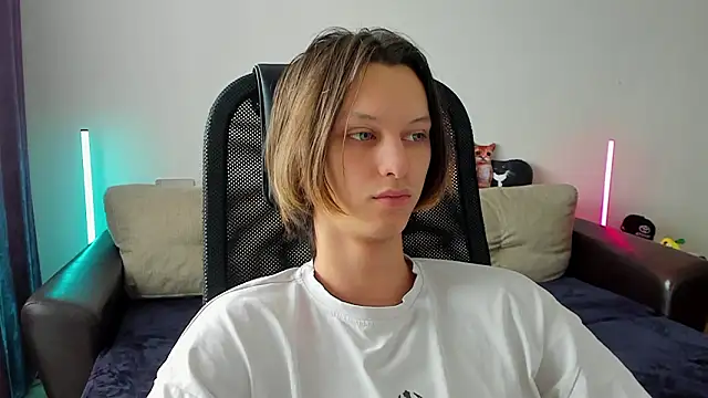 Ostin meow online show from March 2026 09:36:01 AM