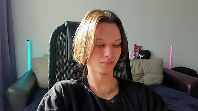 Ostin meow online show from April 2026 10:54:01 AM