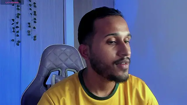 Raf brunette online show from February 2026 10:19:01 PM