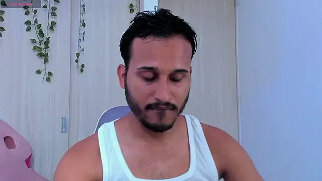 Raf brunette online show from March 2026 06:51:02 PM