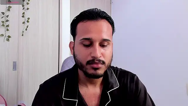 Raf brunette online show from April 2026 01:02:01 PM