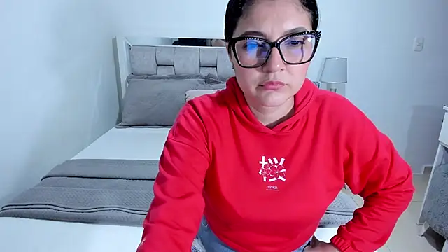 Snapshot of Camilaa_bueno chatting on July 2026 01:47:01 AM Camilaa bueno online show from July 2026 01:47:01 AM