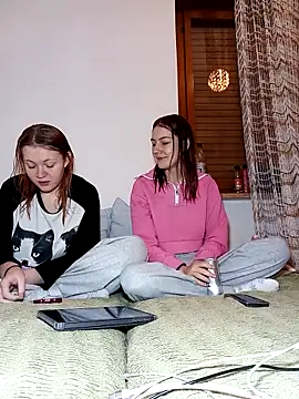 ella grays online show from November 2025 05:02:01 PM