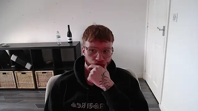 PrettyGinger online show from December 2024 02:31:02 PM