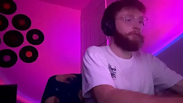 PrettyGinger online show from November 2025 08:33:02 PM