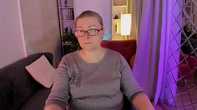 AlexandraKind online show from December 2025 08:39:01 PM