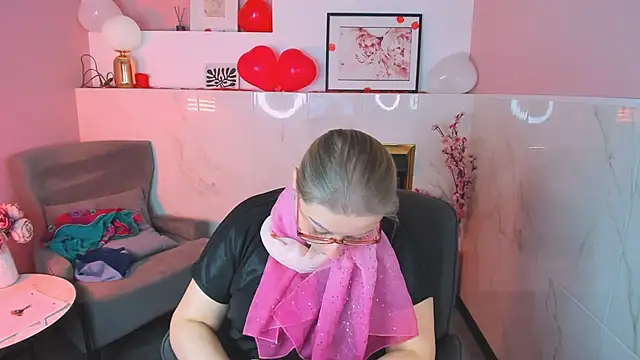 AlexandraKind online show from February 2026 01:41:02 PM