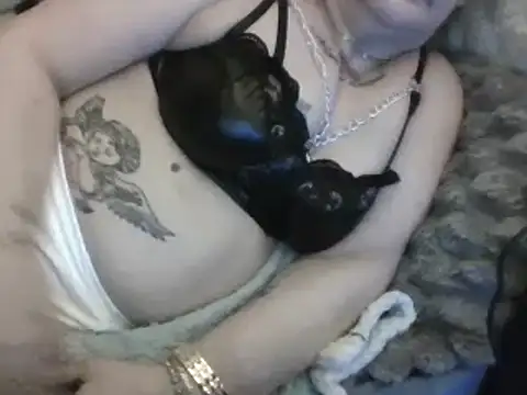 housewife shantie online show from March 2025 05:23:02 AM