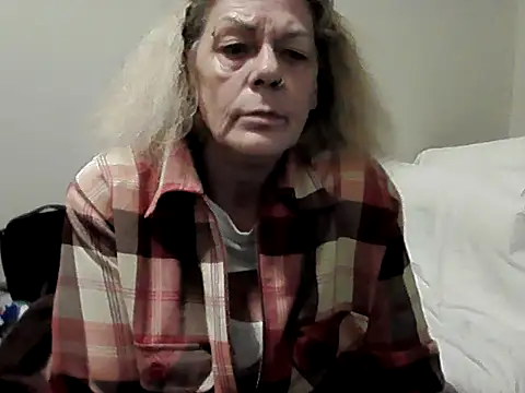 housewife shantie online show from October 2025 02:54:01 PM