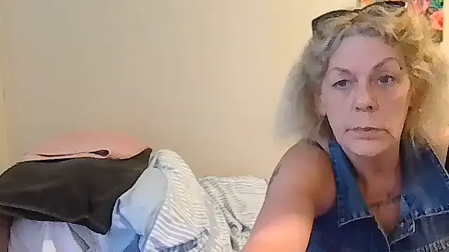 housewife shantie online show from May 2026 11:48:02 AM