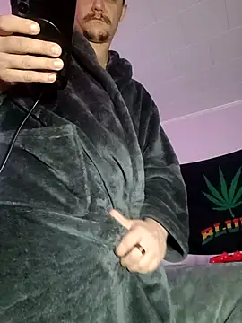 ChuckyyDee online show from March 2026 10:32:01 PM