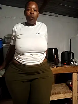 curvyloneah75 online show from February 2026 05:55:01 PM