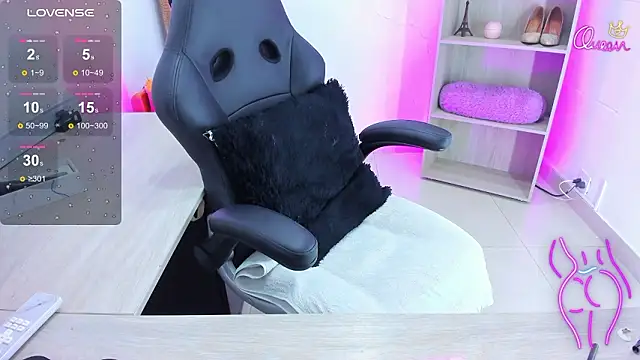 Evangeline johns online show from February 2026 06:47:02 PM