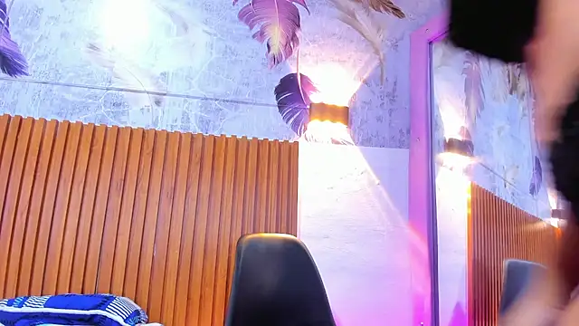 Madison-Diaz online show from April 2026 01:01:02 PM