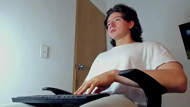 AngelBennet  online show from December 2025 10:49:01 PM