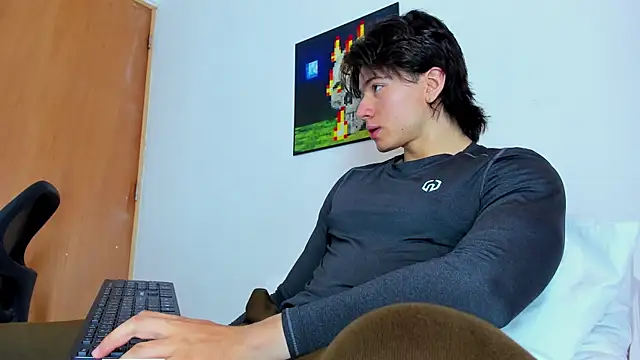 Snapshot of AngelBennet_ chatting on June 2026 05:07:01 PM AngelBennet online show from June 2026 05:07:01 PM