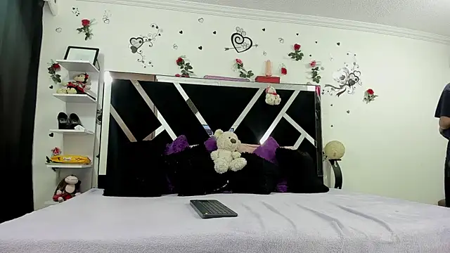 Snapshot of thedream_girls chatting on October 2025 12:13:02 PM thedream girls online show from October 2025 12:13:02 PM