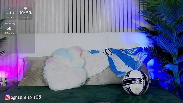 AgnesAlexis online show from June 2026 11:09:02 AM