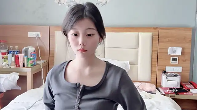 yangyang-1115 online show from February 2025 04:44:01 AM