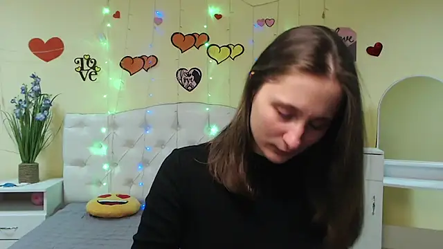 MichelLeee online show from February 2025 12:06:02 PM