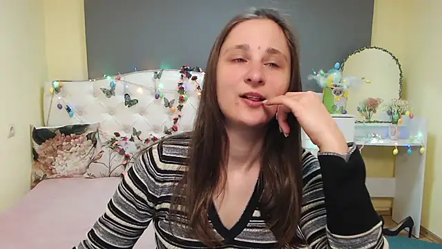 MichelLeee online show from April 2026 11:22:02 AM