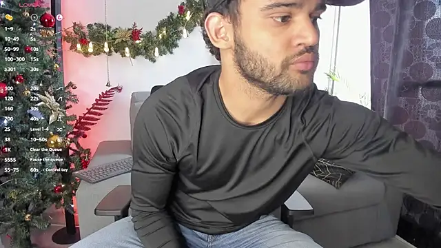 Snapshot of andrewChris_ chatting on December 2024 05:44:01 PM andrewChris  online show from December 2024 05:44:01 PM