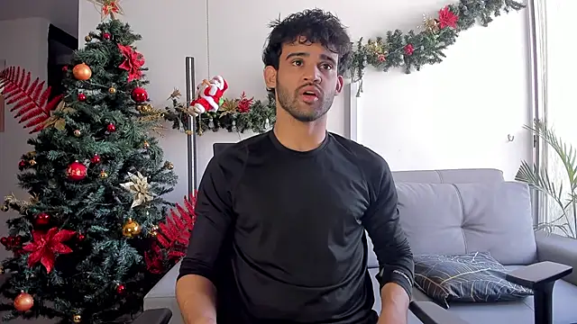 Snapshot of andrewChris_ chatting on December 2024 06:57:02 PM andrewChris  online show from December 2024 06:57:02 PM