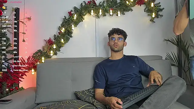 Snapshot of andrewChris_ chatting on December 2024 03:58:01 AM andrewChris  online show from December 2024 03:58:01 AM