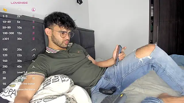 Snapshot of andrewChris_ chatting on January 2025 10:29:02 PM andrewChris  online show from January 2025 10:29:02 PM