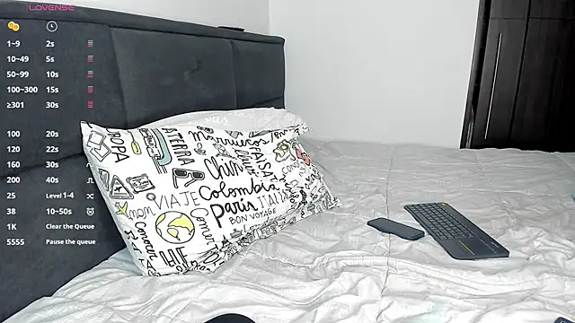 Snapshot of andrewChris_ chatting on January 2025 10:56:01 PM andrewChris  online show from January 2025 10:56:01 PM