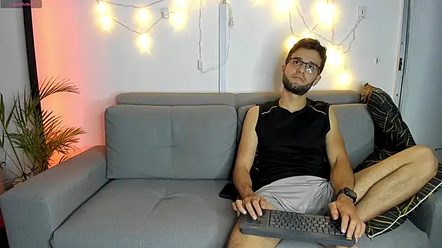 Snapshot of andrewChris_ chatting on January 2025 03:32:02 AM andrewChris  online show from January 2025 03:32:02 AM