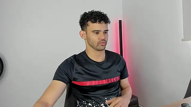 Snapshot of andrewChris_ chatting on September 2025 04:20:02 PM andrewChris  online show from September 2025 04:20:02 PM