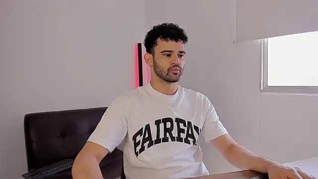 Snapshot of andrewChris_ chatting on September 2025 03:16:02 PM andrewChris  online show from September 2025 03:16:02 PM