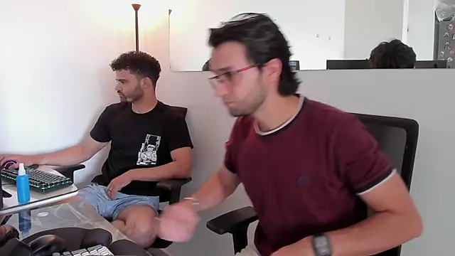 Snapshot of andrewChris_ chatting on September 2025 04:55:02 PM andrewChris  online show from September 2025 04:55:02 PM