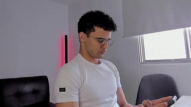 Snapshot of andrewChris_ chatting on September 2025 06:13:02 PM andrewChris  online show from September 2025 06:13:02 PM