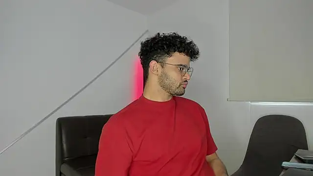 Snapshot of andrewChris_ chatting on October 2025 09:24:01 PM andrewChris  online show from October 2025 09:24:01 PM