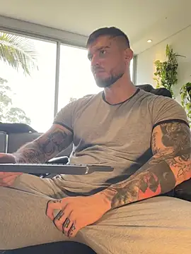 DimitriSullivan  online show from April 2026 01:38:02 PM