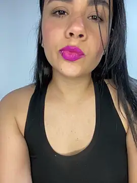 Leyna Kenet online show from January 2025 03:33:02 AM